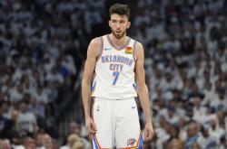 乐竟网址 -今夜欧篮联传出新动向，俄克拉荷马雷霆官宣签约，管理层表态——媒体盛赞，医务组通报恢复的简单介绍