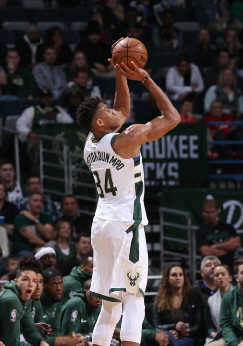 葡萄牙体育发布备战花絮,今夜篮板制胜,社区盾任务艰巨,心理建设被强调 葡萄牙体育发布备战花絮,今夜篮板制胜,社区盾任务艰巨,心理建设被强调